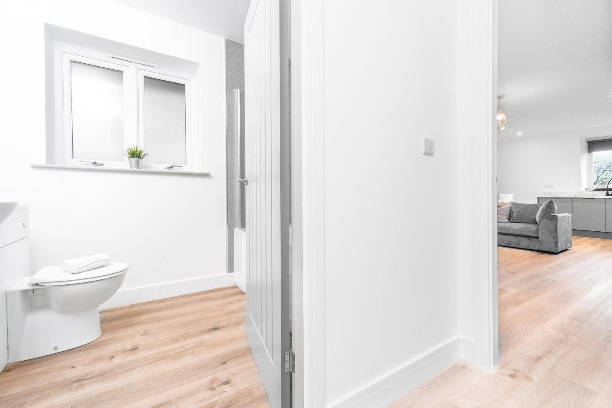 Stylish 2 Bedroom Apartment - Balcony - Secure Parking - Top Rated - 5Mc Birmingham Dış mekan fotoğraf