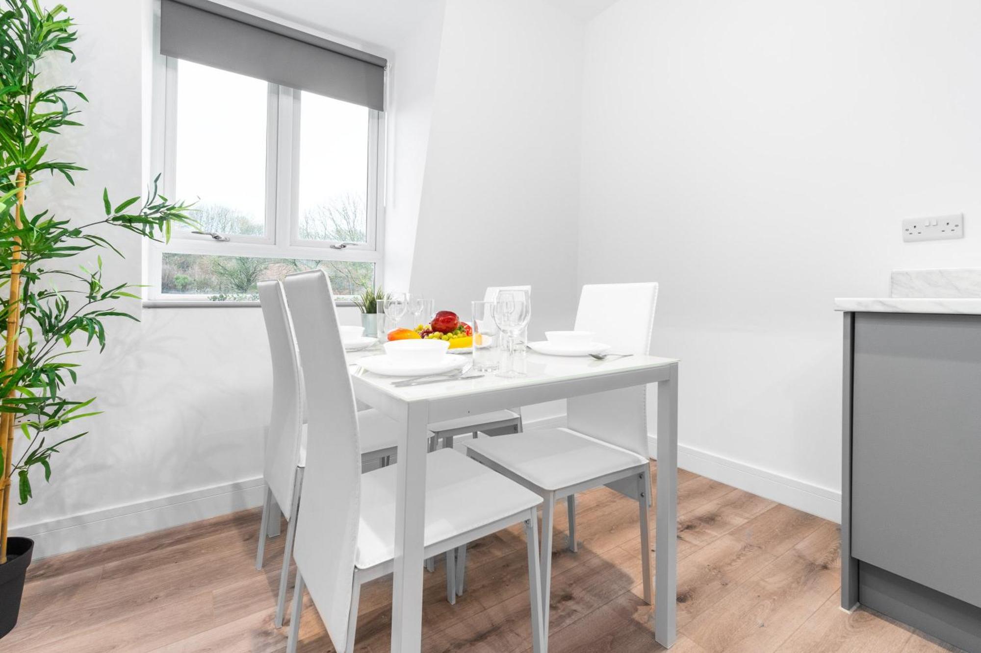Stylish 2 Bedroom Apartment - Balcony - Secure Parking - Top Rated - 5Mc Birmingham Dış mekan fotoğraf