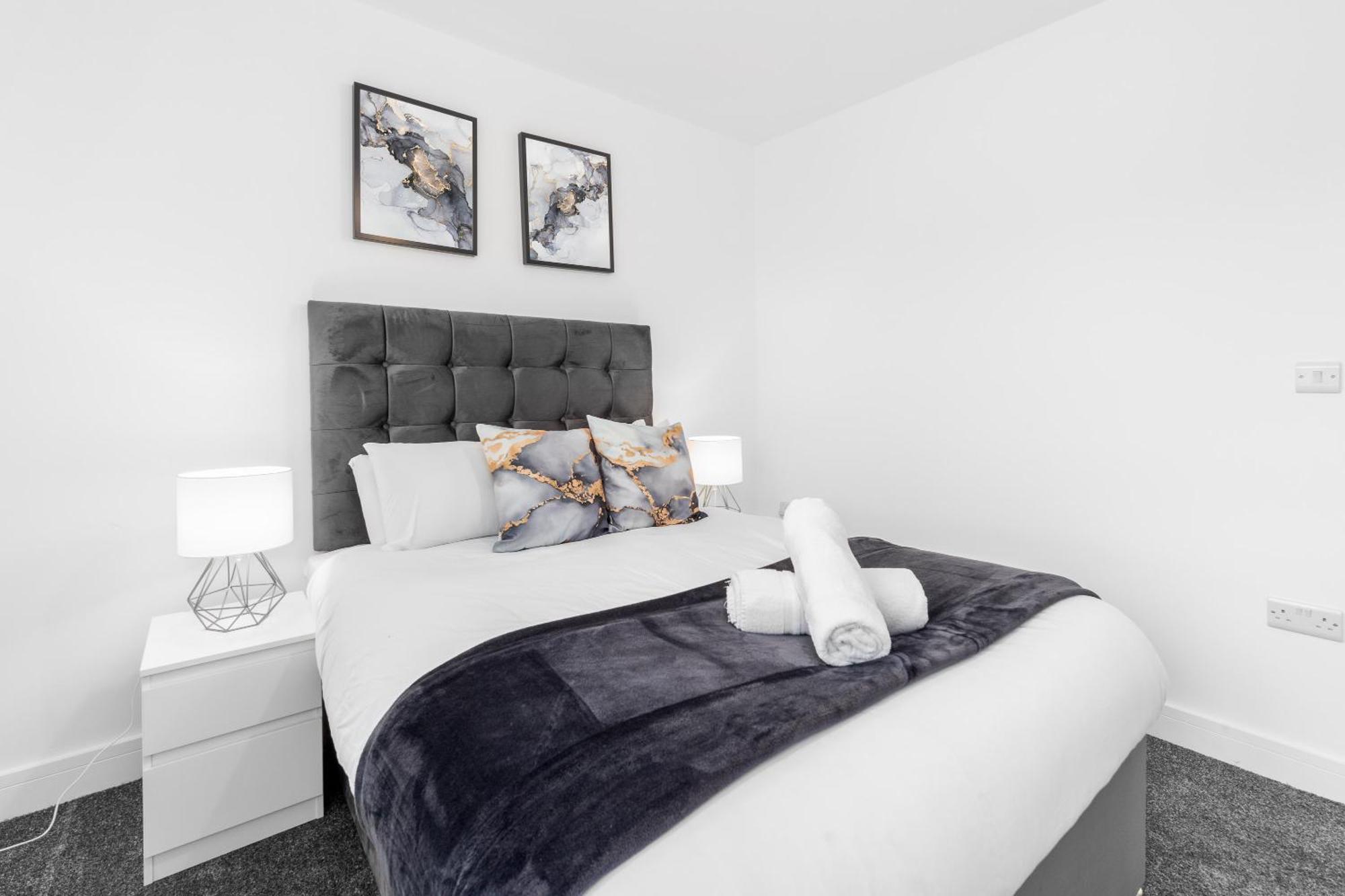 Stylish 2 Bedroom Apartment - Balcony - Secure Parking - Top Rated - 5Mc Birmingham Dış mekan fotoğraf