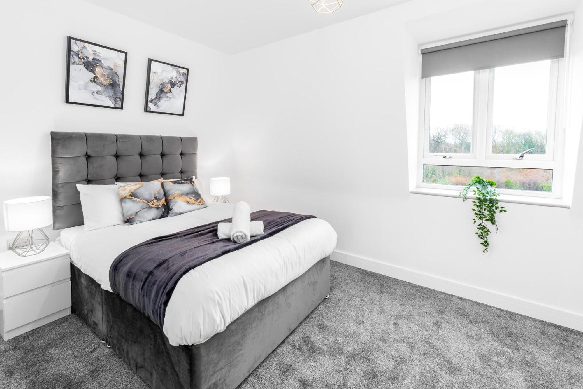 Stylish 2 Bedroom Apartment - Balcony - Secure Parking - Top Rated - 5Mc Birmingham Dış mekan fotoğraf
